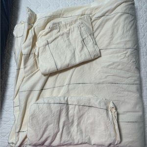 Hearth & Hand Full/Queen Duvet with 2 Standard Shams